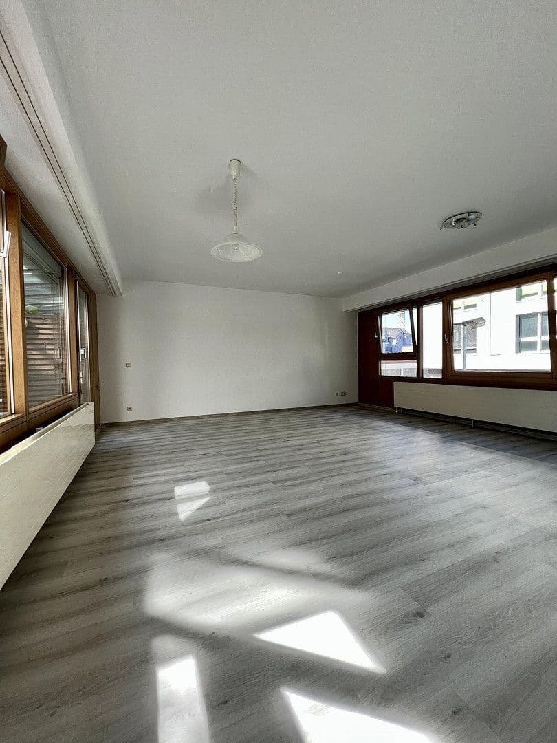 Pronájem bytu 3+1 88 m², Wilhelmstr. 37, Böblingen, Bádensko-Württembersko Pronájem bytu 3+1 88 m², Wilhelmstr. 37, Böblingen, Bádensko-Württembersko