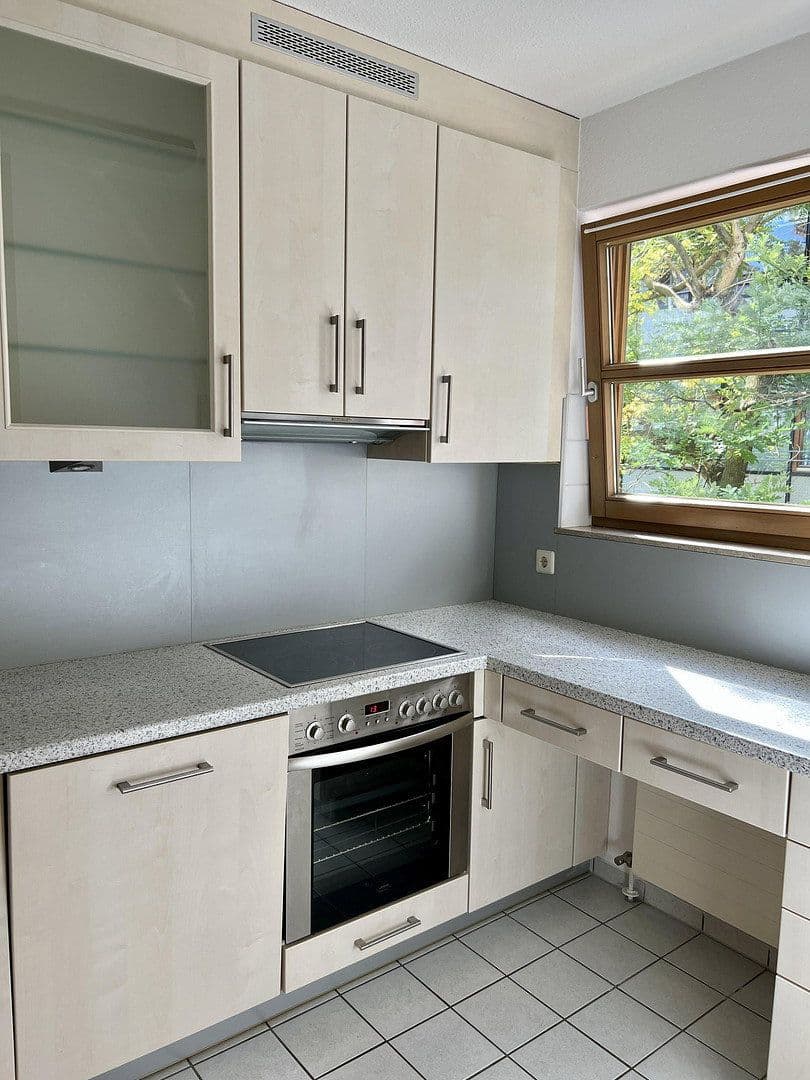 Pronájem bytu 3+1 88 m², Wilhelmstr. 37, Böblingen, Bádensko-Württembersko Pronájem bytu 3+1 88 m², Wilhelmstr. 37, Böblingen, Bádensko-Württembersko