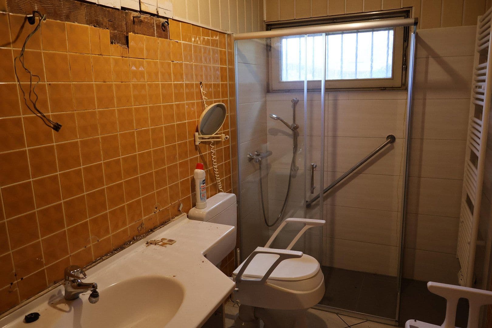 Prodej domu 165 m², pozemek 2.604 m², Moselstrasse 21, Dormagen, Severní Porýní-Vestfálsko Prodej domu 165 m², pozemek 2.604 m², Moselstrasse 21, Dormagen, Severní Porýní-Vestfálsko