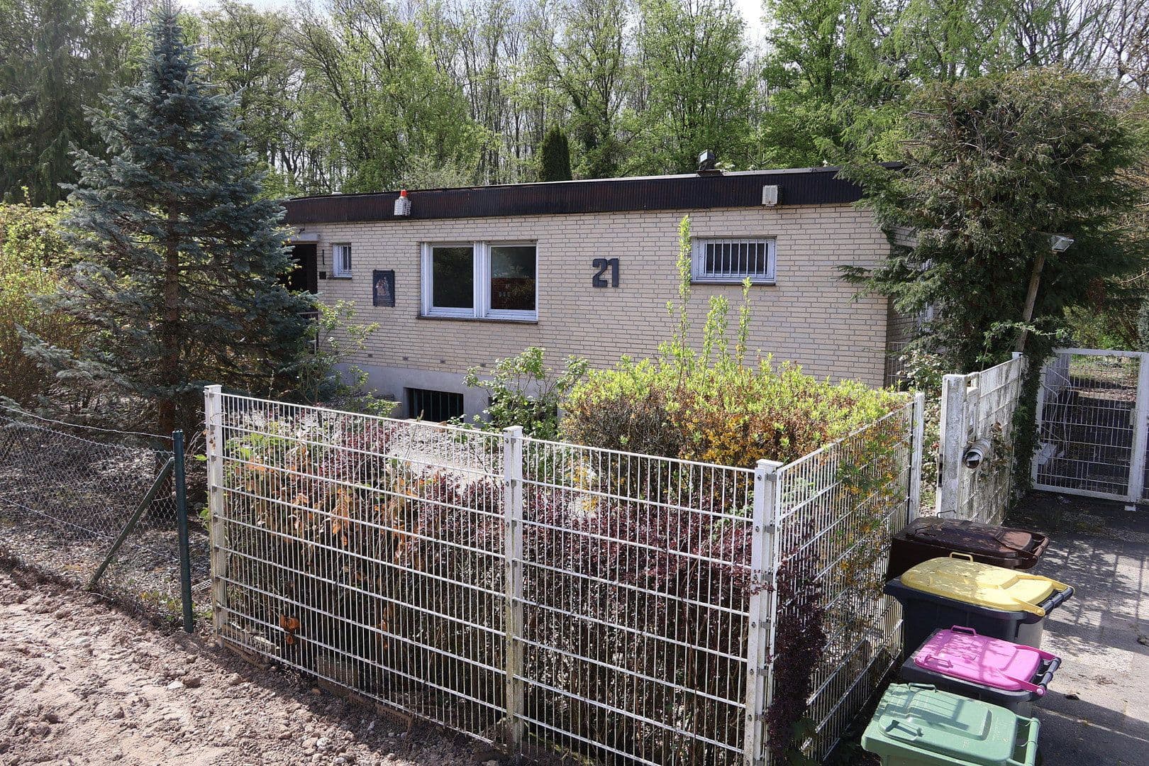 Prodej domu 165 m², pozemek 2.604 m², Moselstrasse 21, Dormagen, Severní Porýní-Vestfálsko Prodej domu 165 m², pozemek 2.604 m², Moselstrasse 21, Dormagen, Severní Porýní-Vestfálsko