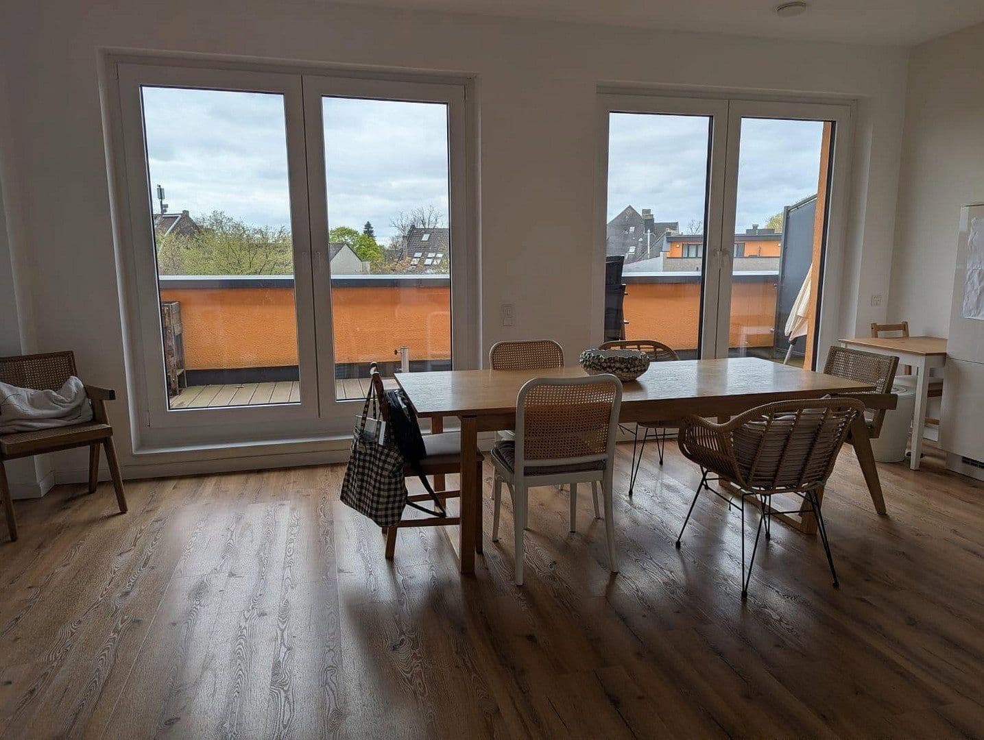 Pronájem bytu 4+1 110 m², Prinz-Ferdiand-Str. 142, Krefeld, Severní Porýní-Vestfálsko Pronájem bytu 4+1 110 m², Prinz-Ferdiand-Str. 142, Krefeld, Severní Porýní-Vestfálsko