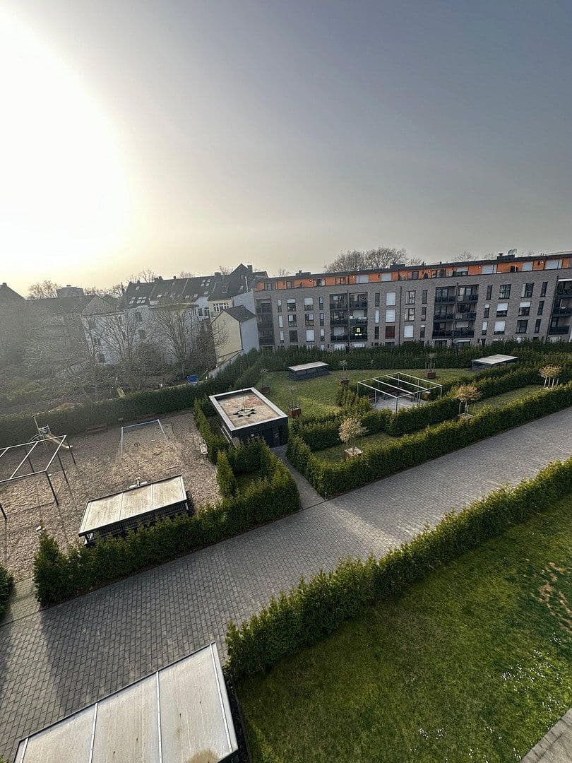 Pronájem bytu 4+1 110 m², Prinz-Ferdiand-Str. 142, Krefeld, Severní Porýní-Vestfálsko Pronájem bytu 4+1 110 m², Prinz-Ferdiand-Str. 142, Krefeld, Severní Porýní-Vestfálsko