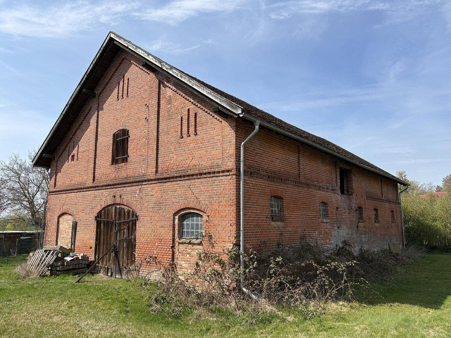 Prodej domu 300 m², pozemek 1.058 m², Dorfstrasse, Penzlin, Mecklenburg-Vorpommern Prodej domu 300 m², pozemek 1.058 m², Dorfstrasse, Penzlin, Mecklenburg-Vorpommern