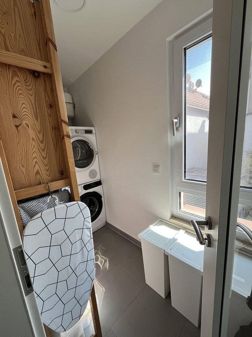 Prodej domu 150 m², pozemek 380 m², Frankfurt, Hessen Prodej domu 150 m², pozemek 380 m², Frankfurt, Hessen