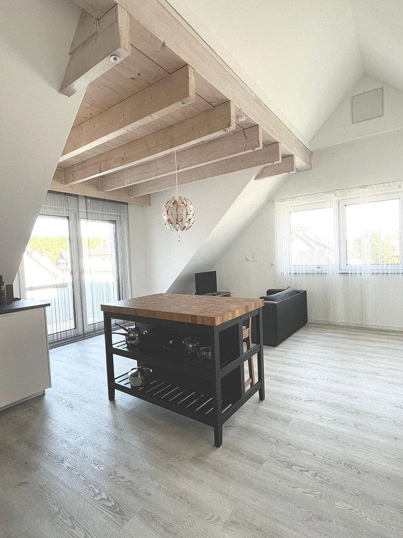Pronájem bytu 2+1 48 m², Neckargatrtacher Str. 15, Heilbronn, Bádensko-Württembersko Pronájem bytu 2+1 48 m², Neckargatrtacher Str. 15, Heilbronn, Bádensko-Württembersko