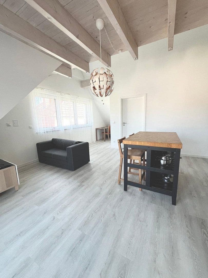 Pronájem bytu 2+1 48 m², Neckargatrtacher Str. 15, Heilbronn, Bádensko-Württembersko Pronájem bytu 2+1 48 m², Neckargatrtacher Str. 15, Heilbronn, Bádensko-Württembersko