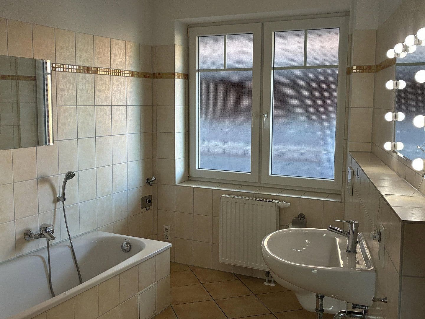 Prodej bytu 4+1 80 m², Estetalstraße 32, Hollenstedt, Dolní Sasko Prodej bytu 4+1 80 m², Estetalstraße 32, Hollenstedt, Dolní Sasko