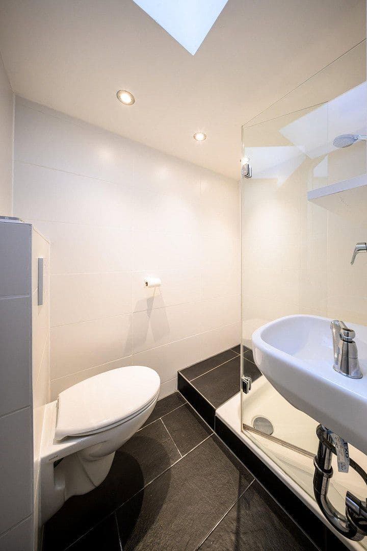 Prodej bytu 3+1 68 m², Mönchhaldenstr 105, Stuttgart, Bádensko-Württembersko Prodej bytu 3+1 68 m², Mönchhaldenstr 105, Stuttgart, Bádensko-Württembersko