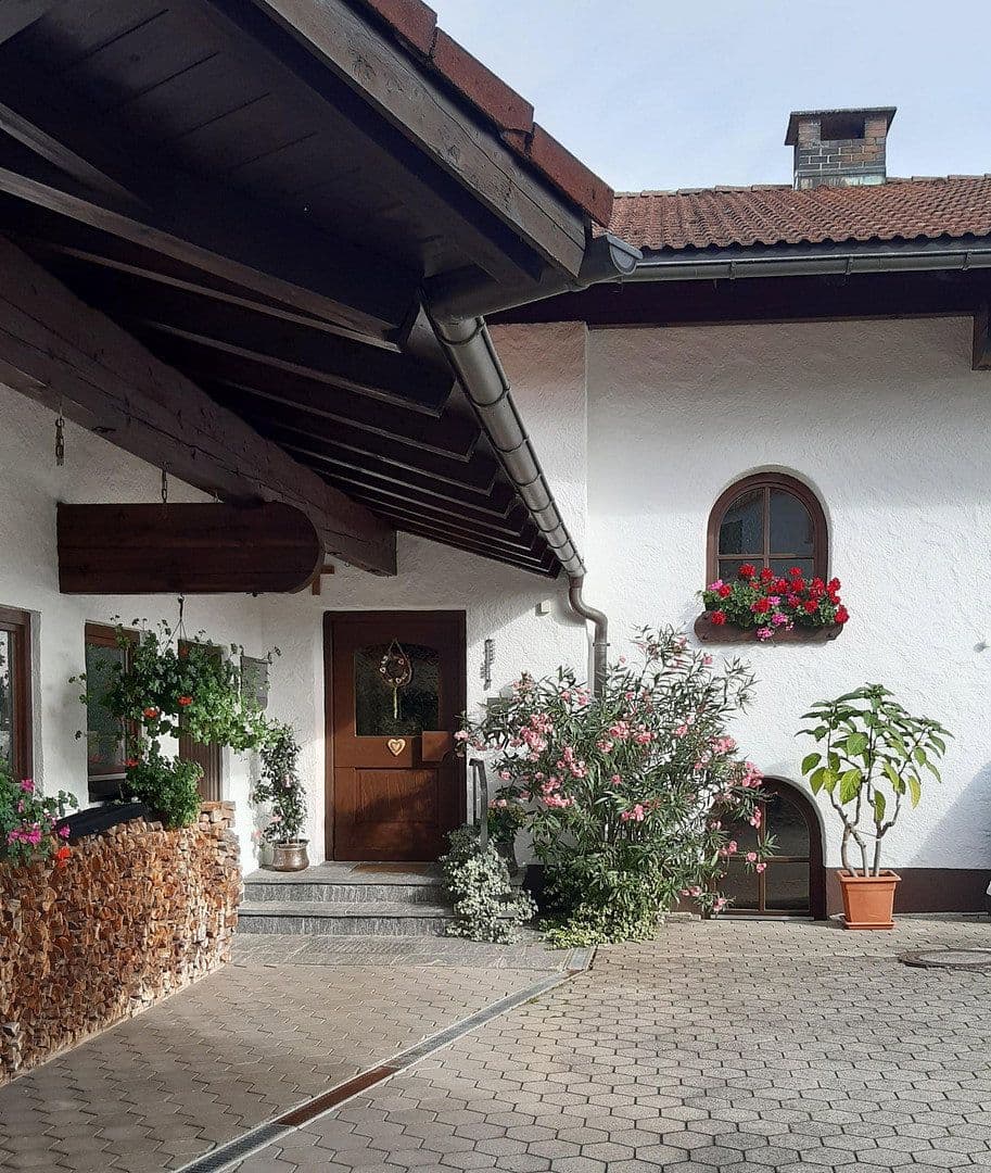 Prodej domu 200 m², pozemek 874 m², An der Schanz 1a, Burgberg im Allgäu, Bavorsko Prodej domu 200 m², pozemek 874 m², An der Schanz 1a, Burgberg im Allgäu, Bavorsko