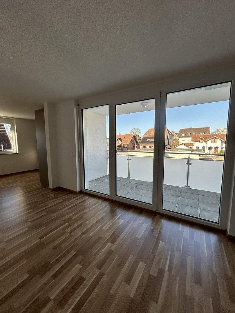 Pronájem bytu 3+1 84 m², Neuenburg am Rhein, Bádensko-Württembersko Pronájem bytu 3+1 84 m², Neuenburg am Rhein, Bádensko-Württembersko