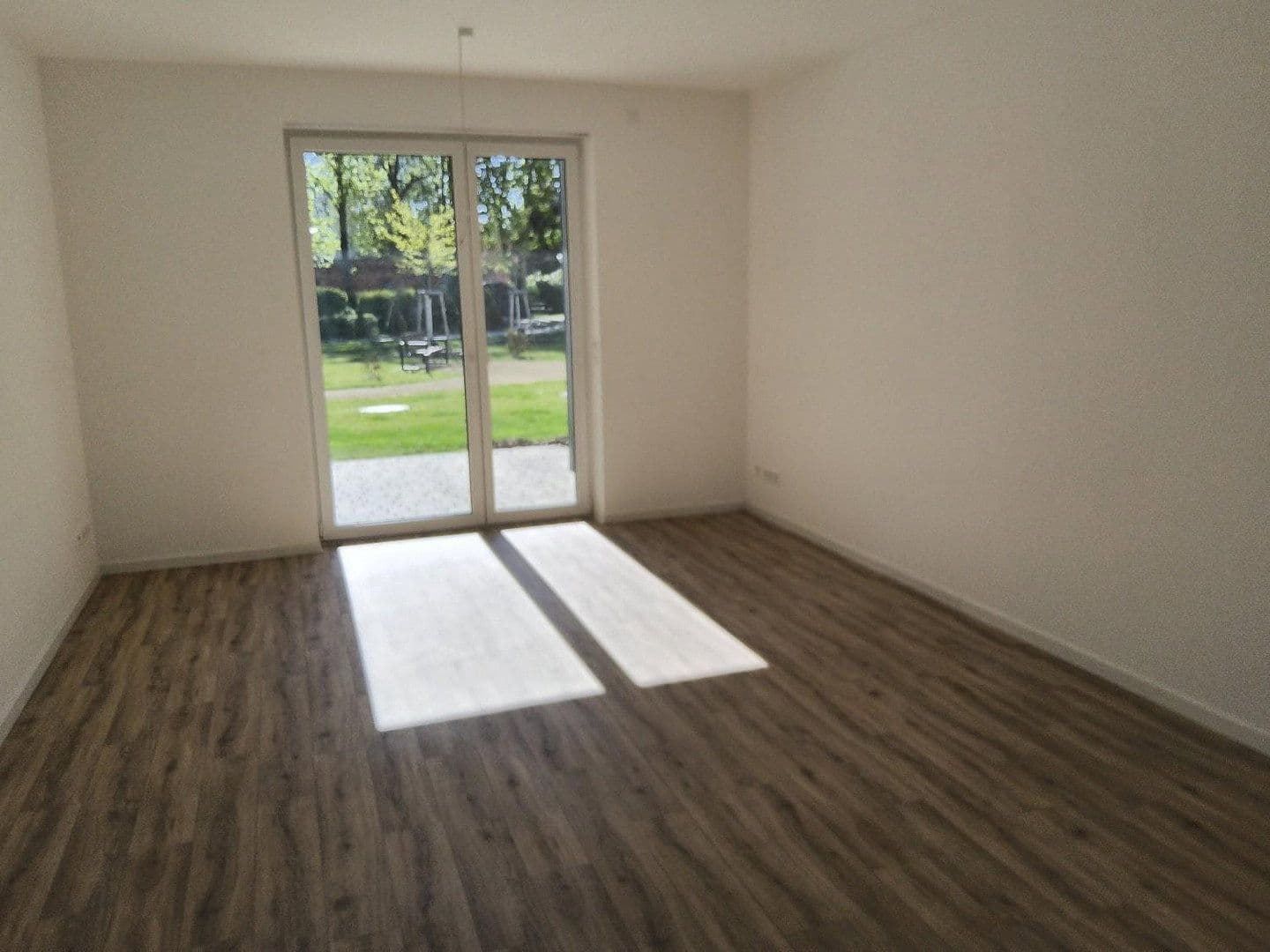 Pronájem bytu 3+1 87 m², Berlin, Berlín Pronájem bytu 3+1 87 m², Berlin, Berlín