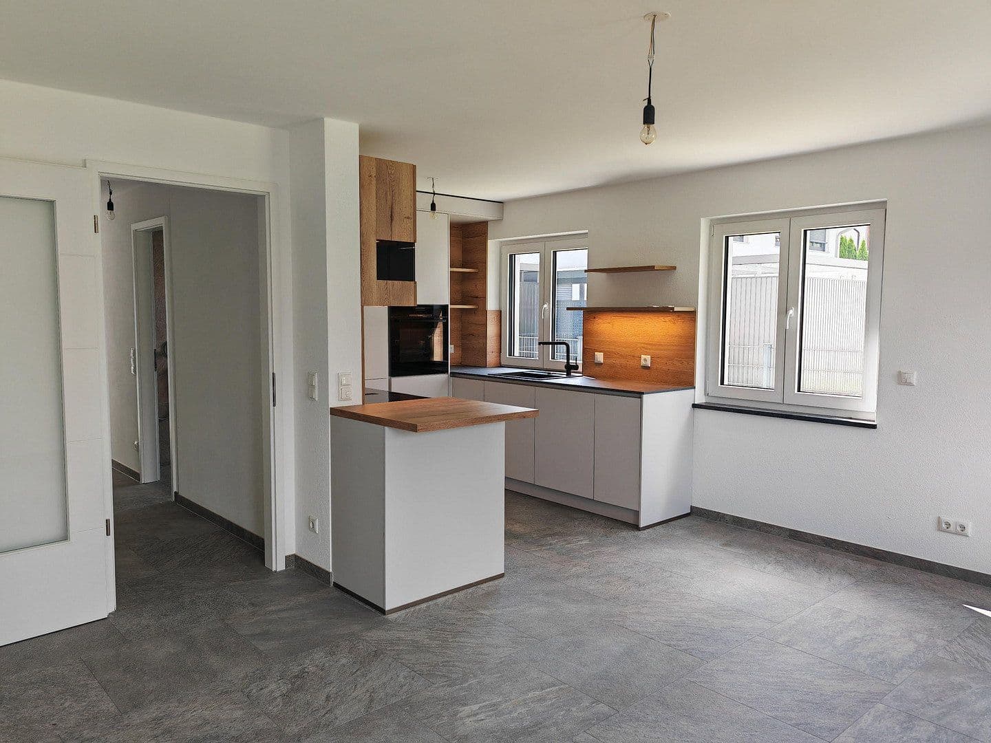 Prodej domu 153 m², pozemek 206 m², Brunnthal, Bavorsko Prodej domu 153 m², pozemek 206 m², Brunnthal, Bavorsko