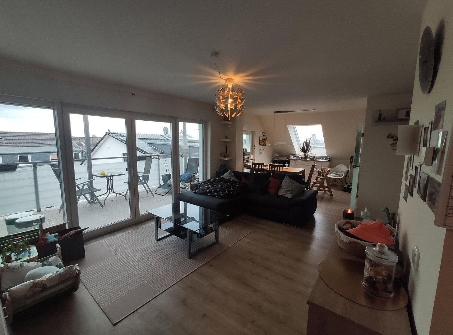 Pronájem bytu 3+1 91 m², Danziger Straße 1, Wermelskirchen, Severní Porýní-Vestfálsko Pronájem bytu 3+1 91 m², Danziger Straße 1, Wermelskirchen, Severní Porýní-Vestfálsko