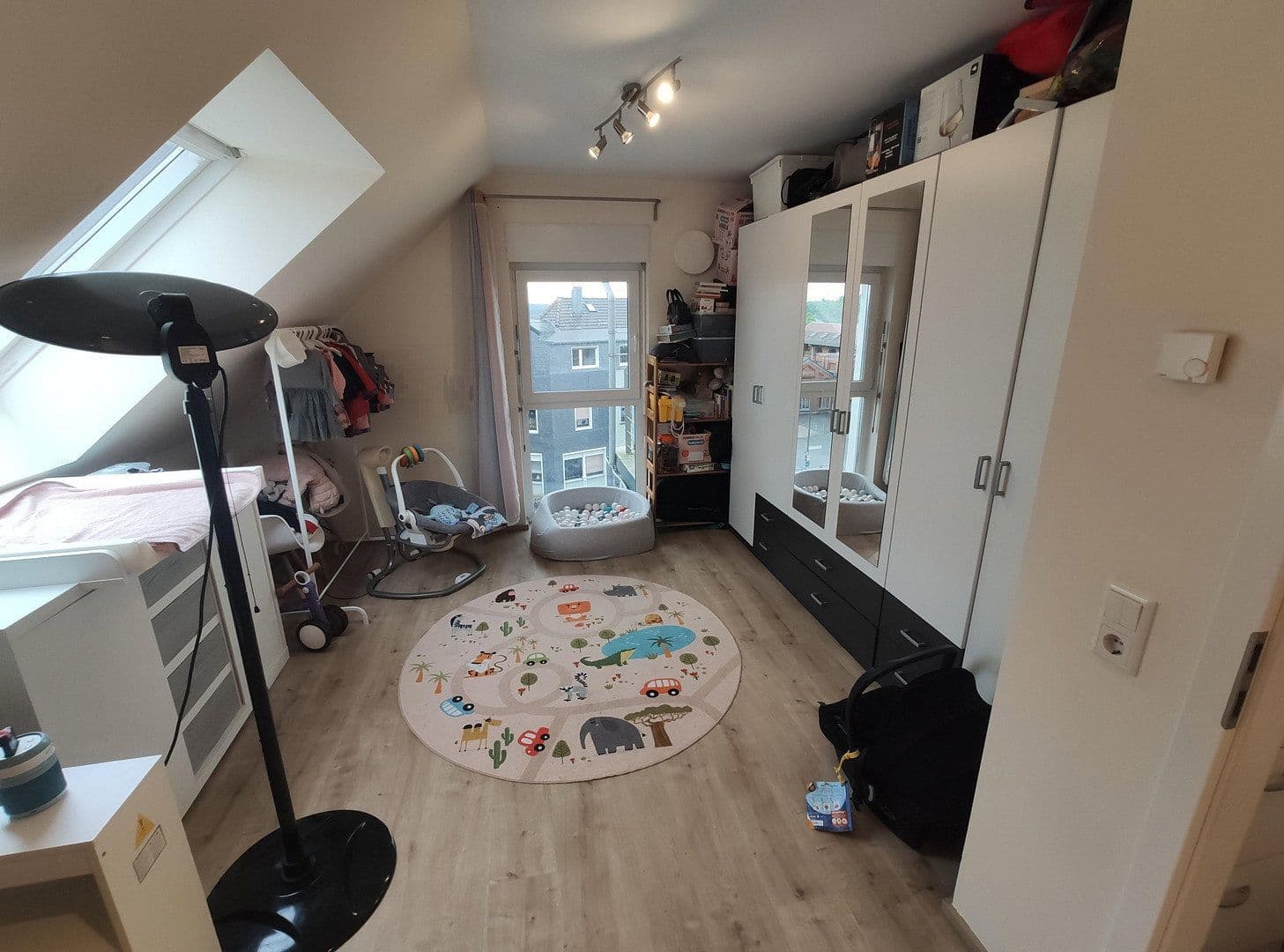 Pronájem bytu 3+1 91 m², Danziger Straße 1, Wermelskirchen, Severní Porýní-Vestfálsko Pronájem bytu 3+1 91 m², Danziger Straße 1, Wermelskirchen, Severní Porýní-Vestfálsko