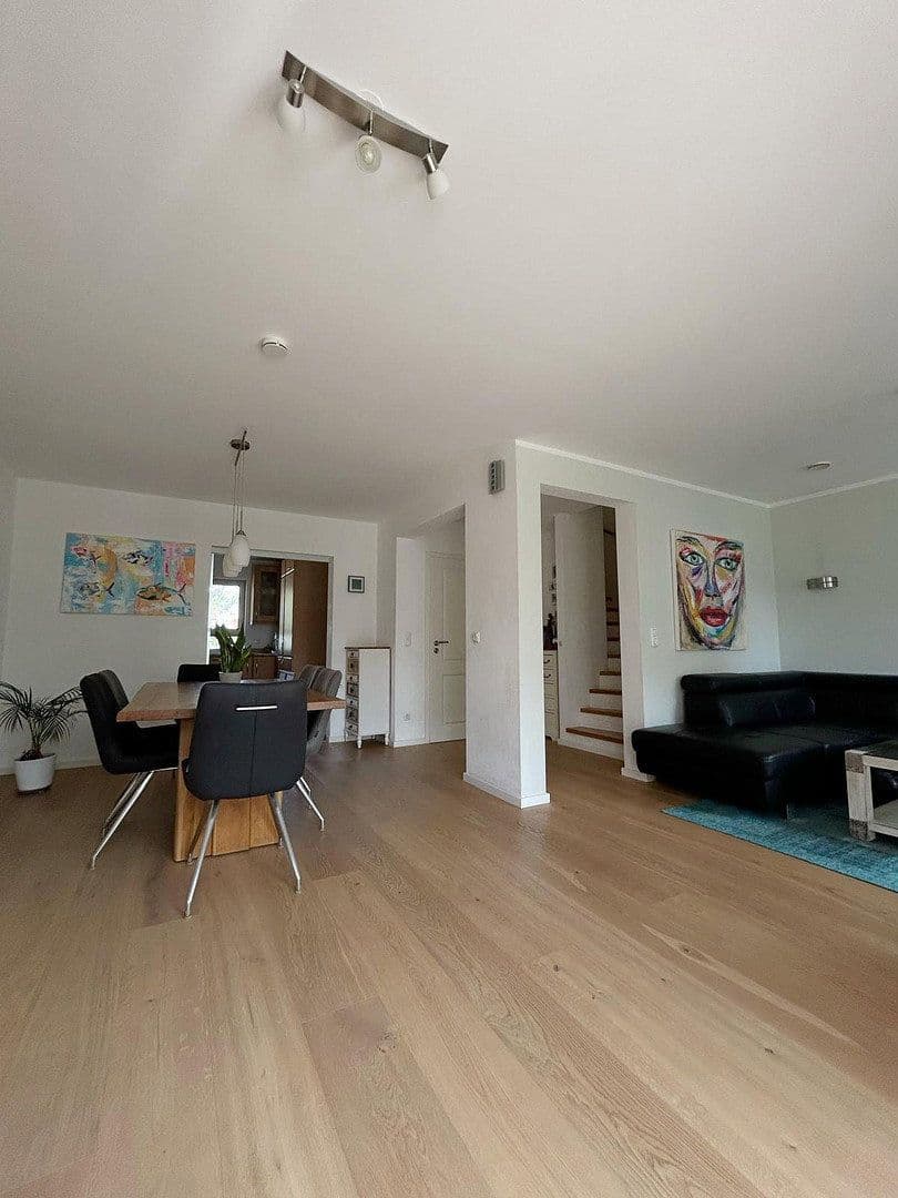 Prodej domu 165 m², pozemek 348 m², Sauerlach, Bavorsko Prodej domu 165 m², pozemek 348 m², Sauerlach, Bavorsko