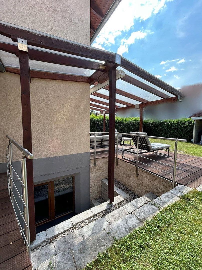 Prodej domu 165 m², pozemek 348 m², Sauerlach, Bavorsko Prodej domu 165 m², pozemek 348 m², Sauerlach, Bavorsko