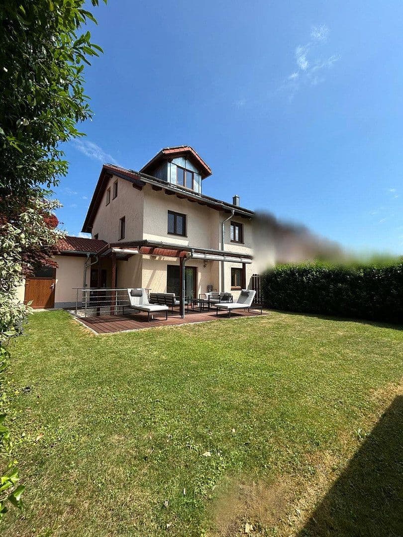 Prodej domu 165 m², pozemek 348 m², Sauerlach, Bavorsko Prodej domu 165 m², pozemek 348 m², Sauerlach, Bavorsko