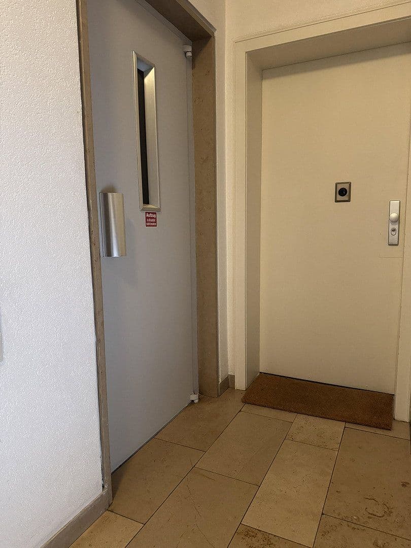 Pronájem bytu 3+1 90 m², Rheinallee 137, Düsseldorf, Severní Porýní-Vestfálsko Pronájem bytu 3+1 90 m², Rheinallee 137, Düsseldorf, Severní Porýní-Vestfálsko
