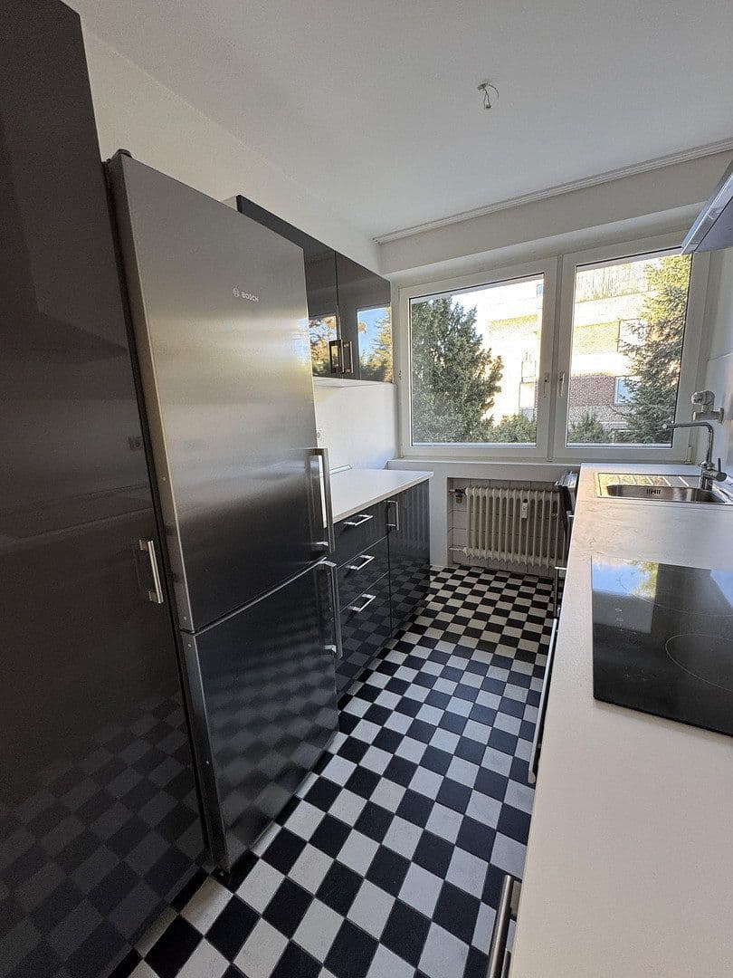 Pronájem bytu 3+1 90 m², Rheinallee 137, Düsseldorf, Severní Porýní-Vestfálsko Pronájem bytu 3+1 90 m², Rheinallee 137, Düsseldorf, Severní Porýní-Vestfálsko