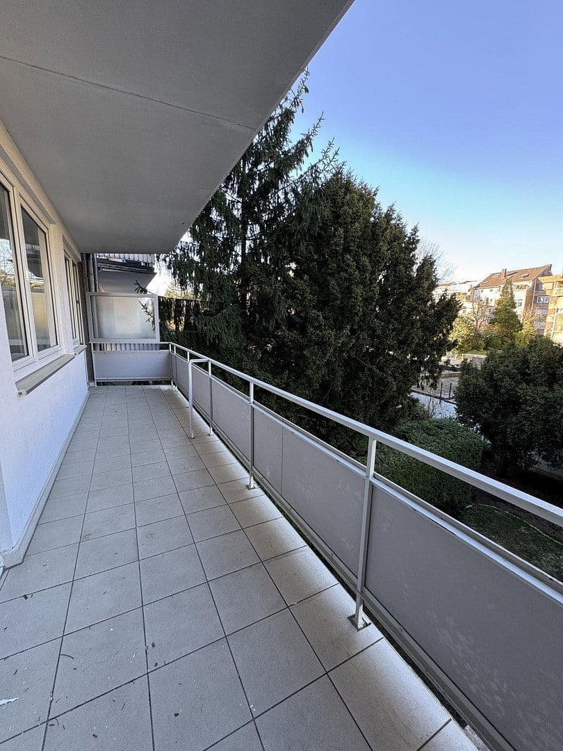 Pronájem bytu 3+1 90 m², Rheinallee 137, Düsseldorf, Severní Porýní-Vestfálsko Pronájem bytu 3+1 90 m², Rheinallee 137, Düsseldorf, Severní Porýní-Vestfálsko