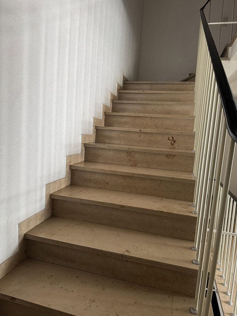Pronájem bytu 3+1 90 m², Rheinallee 137, Düsseldorf, Severní Porýní-Vestfálsko Pronájem bytu 3+1 90 m², Rheinallee 137, Düsseldorf, Severní Porýní-Vestfálsko