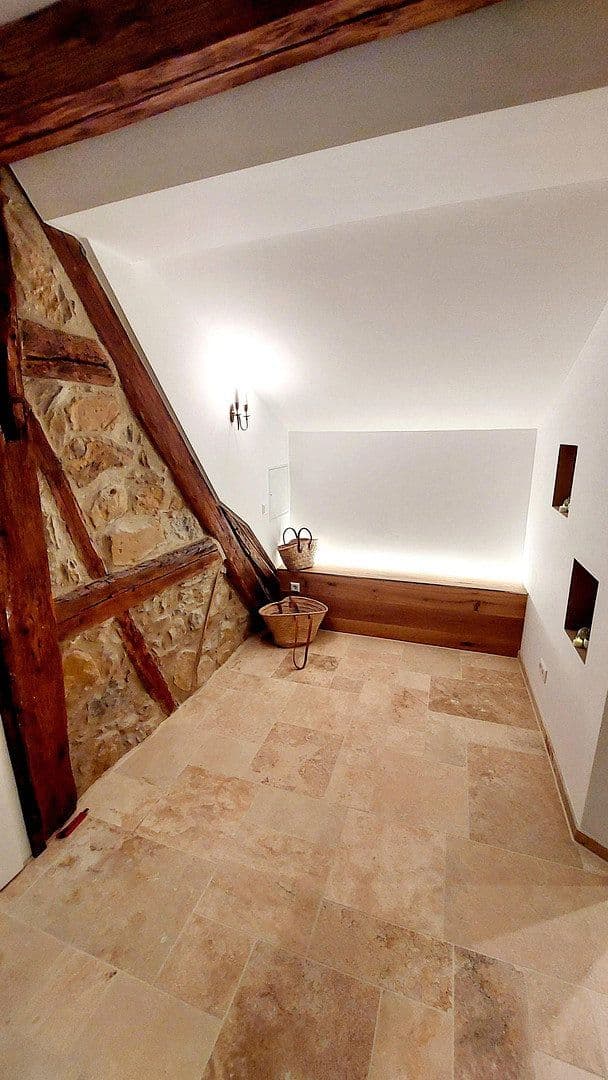 Pronájem bytu 4+1 130 m², Göppingen, Bádensko-Württembersko Pronájem bytu 4+1 130 m², Göppingen, Bádensko-Württembersko