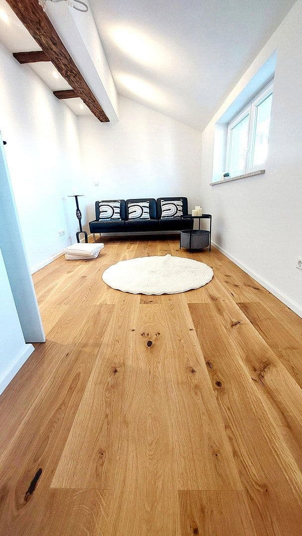 Pronájem bytu 4+1 130 m², Göppingen, Bádensko-Württembersko Pronájem bytu 4+1 130 m², Göppingen, Bádensko-Württembersko