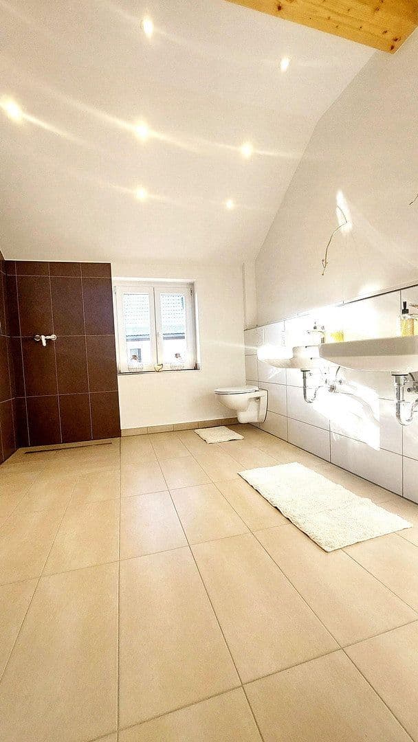 Pronájem bytu 4+1 130 m², Göppingen, Bádensko-Württembersko Pronájem bytu 4+1 130 m², Göppingen, Bádensko-Württembersko