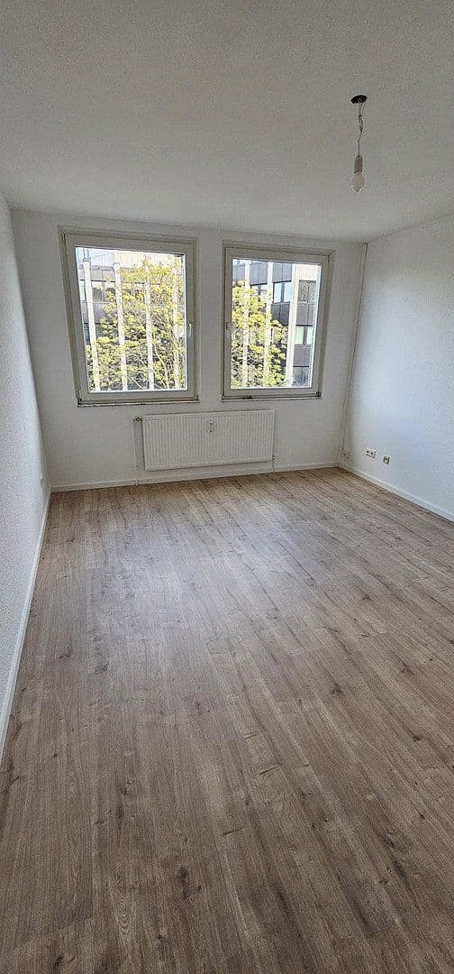 Pronájem bytu 1+1 22 m², Bismarckstr. 42, Essen, Severní Porýní-Vestfálsko Pronájem bytu 1+1 22 m², Bismarckstr. 42, Essen, Severní Porýní-Vestfálsko