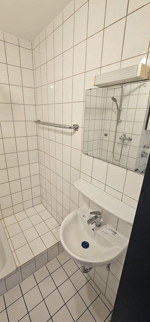 Pronájem bytu 1+1 22 m², Bismarckstr. 42, Essen, Severní Porýní-Vestfálsko Pronájem bytu 1+1 22 m², Bismarckstr. 42, Essen, Severní Porýní-Vestfálsko