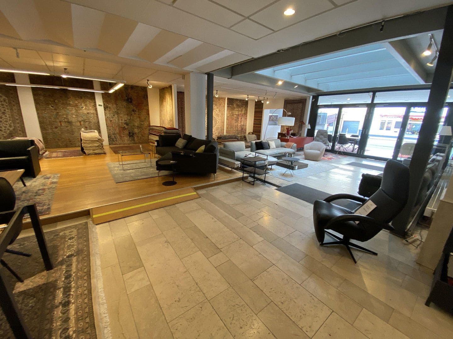 Prodej nebytového prostoru 686 m², Geislinger Str.4 + Gartenstraße 25, Göppingen, Bádensko-Württembersko Prodej nebytového prostoru 686 m², Geislinger Str.4 + Gartenstraße 25, Göppingen, Bádensko-Württembersko