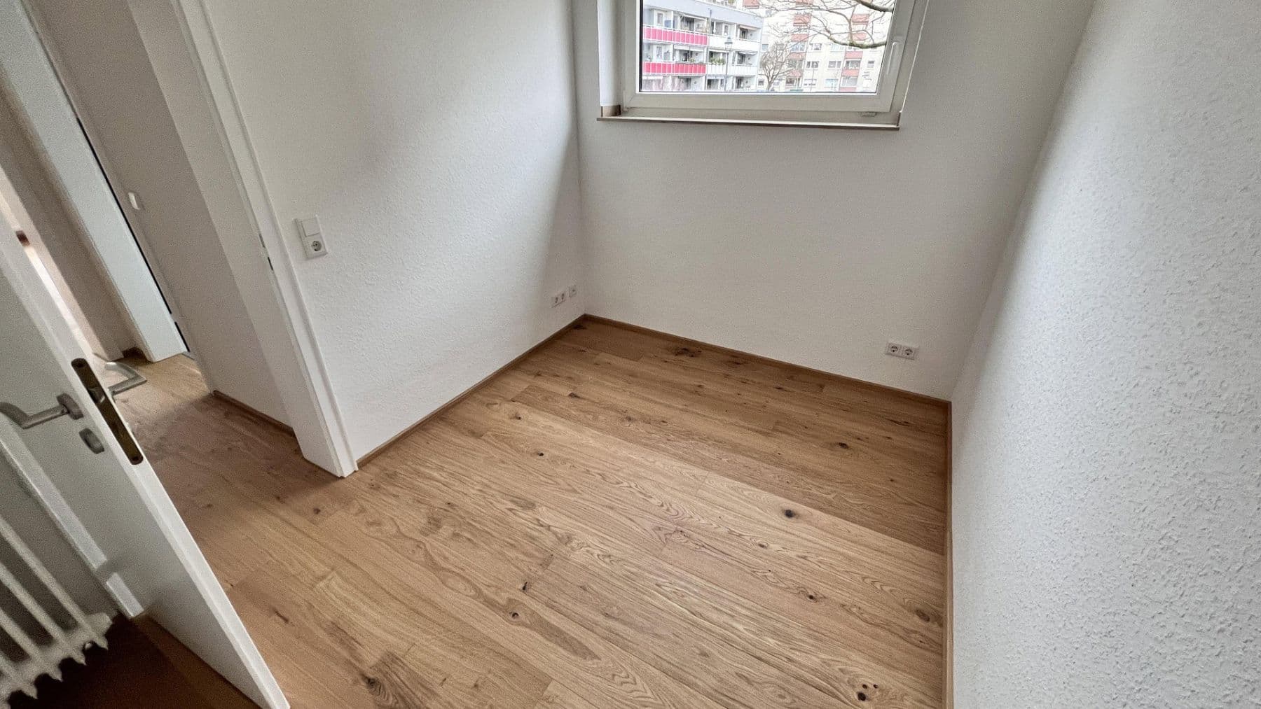 Pronájem bytu 3+1 83 m², Niederdonker Str. 9, Düsseldorf, Severní Porýní-Vestfálsko Pronájem bytu 3+1 83 m², Niederdonker Str. 9, Düsseldorf, Severní Porýní-Vestfálsko