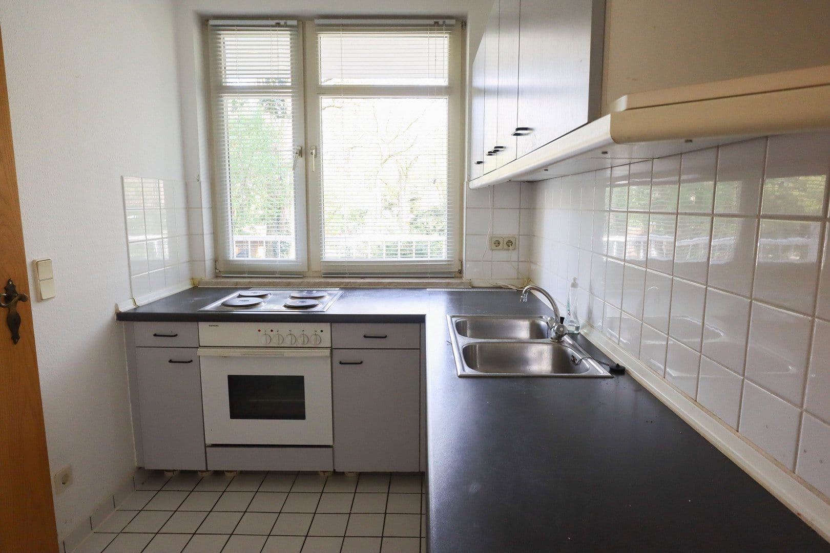 Prodej bytu 2+1 69 m², Ostpreussendamm 47a, Berlin, Berlín Prodej bytu 2+1 69 m², Ostpreussendamm 47a, Berlin, Berlín