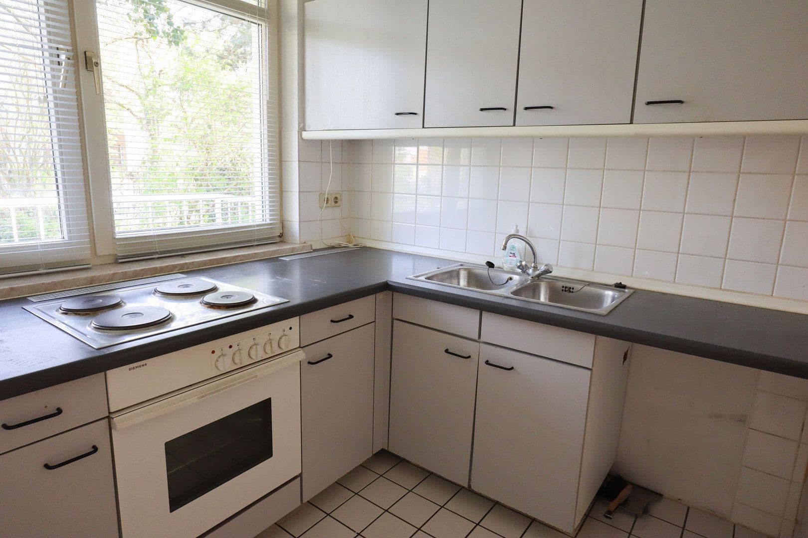 Prodej bytu 2+1 69 m², Ostpreussendamm 47a, Berlin, Berlín Prodej bytu 2+1 69 m², Ostpreussendamm 47a, Berlin, Berlín