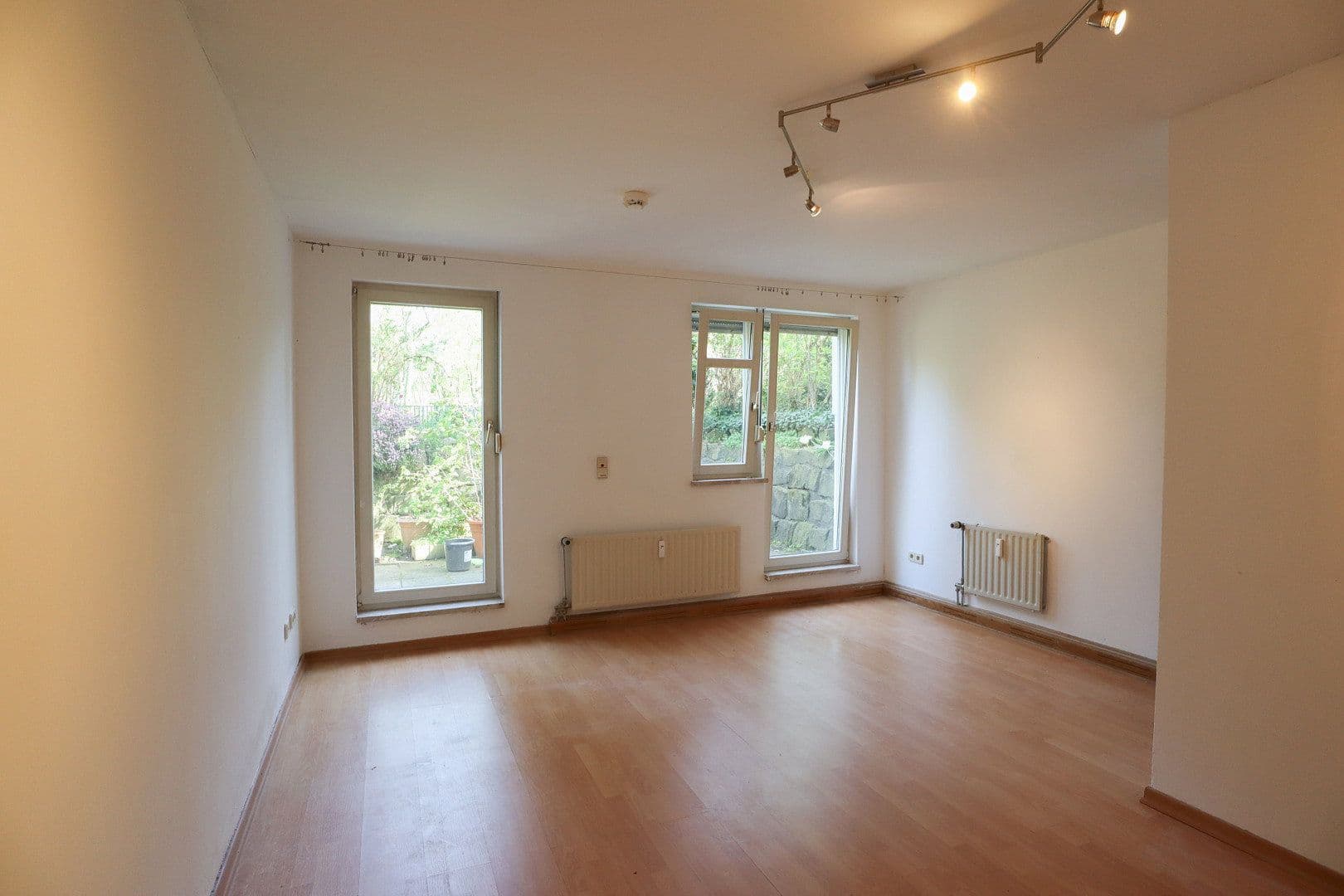 Prodej bytu 2+1 69 m², Ostpreussendamm 47a, Berlin, Berlín Prodej bytu 2+1 69 m², Ostpreussendamm 47a, Berlin, Berlín