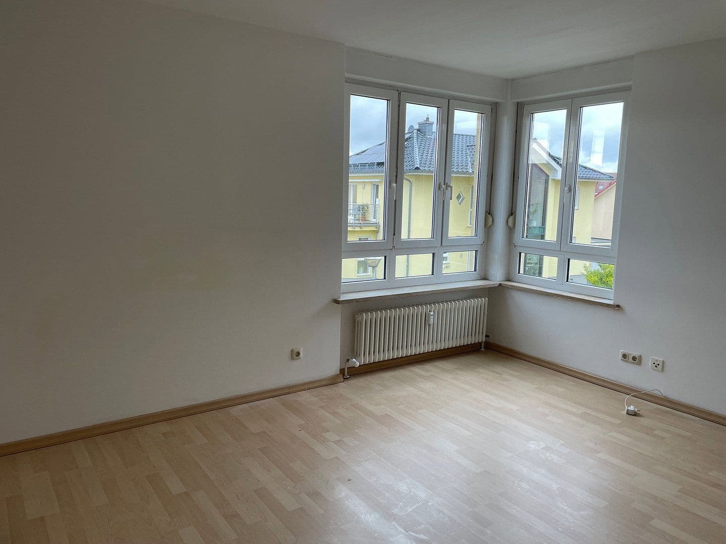 Prodej bytu 3+1 77 m², Zum Heiderand 30, Dresden -Weißig, Sasko Prodej bytu 3+1 77 m², Zum Heiderand 30, Dresden -Weißig, Sasko