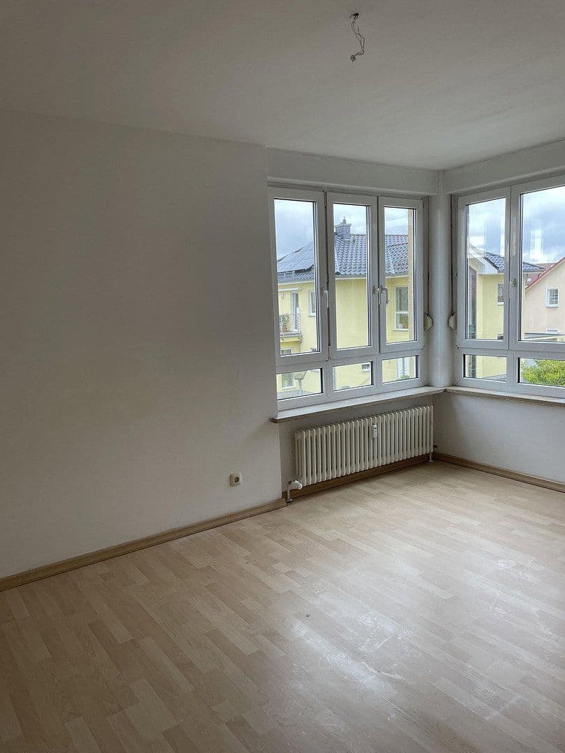 Prodej bytu 3+1 77 m², Zum Heiderand 30, Dresden -Weißig, Sasko Prodej bytu 3+1 77 m², Zum Heiderand 30, Dresden -Weißig, Sasko