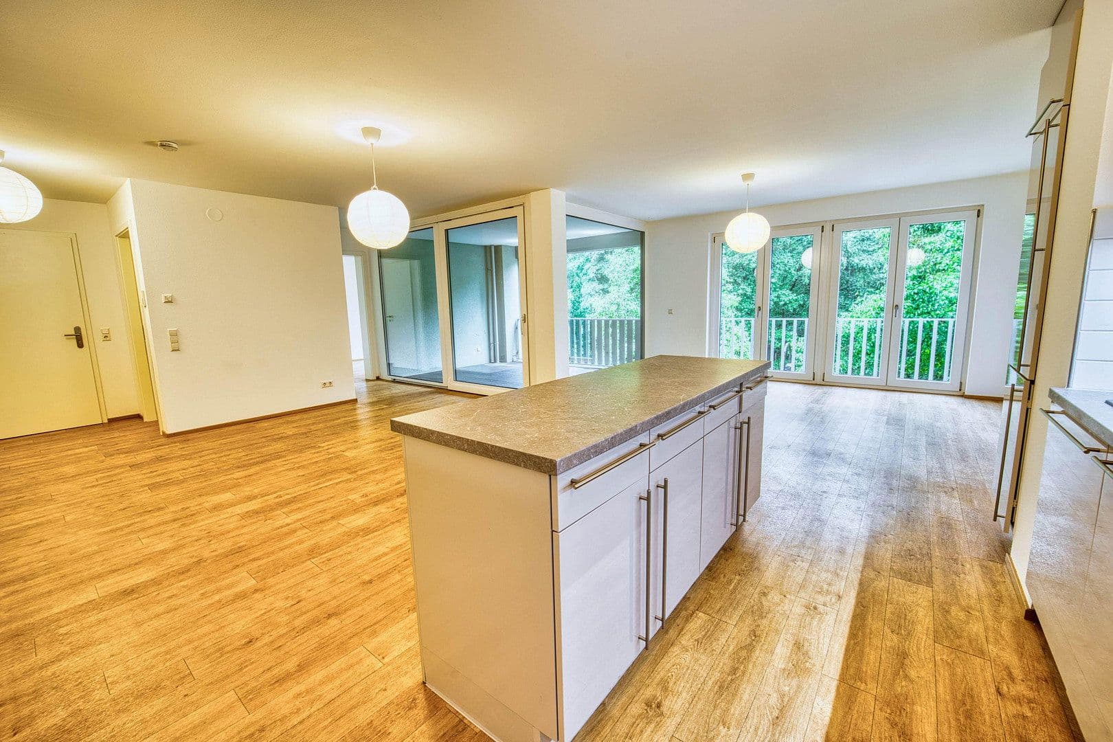 Prodej bytu 4+kk 100 m², Waldshut-Tiengen, Bádensko-Württembersko Prodej bytu 4+kk 100 m², Waldshut-Tiengen, Bádensko-Württembersko