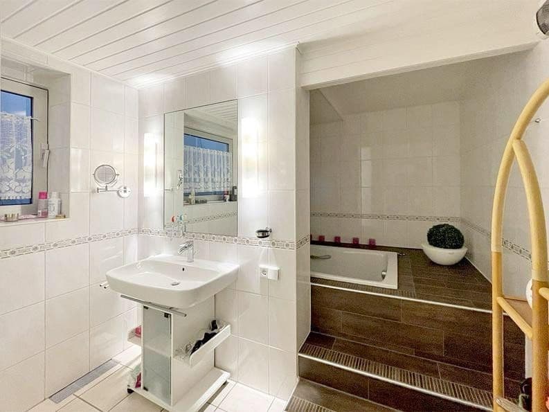 Prodej domu 224 m², pozemek 1.166 m², Winden, Porýní-Falc Prodej domu 224 m², pozemek 1.166 m², Winden, Porýní-Falc
