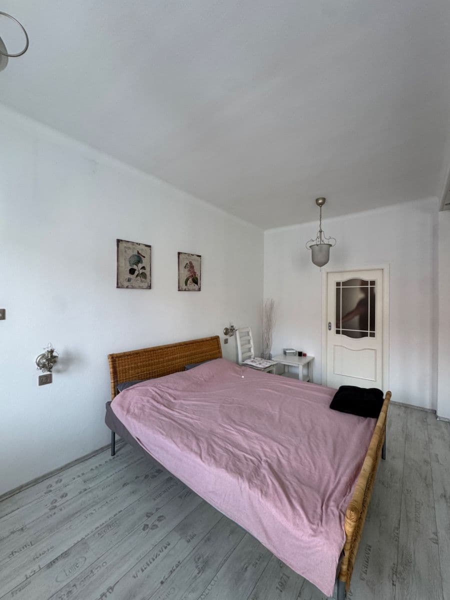 Pronájem bytu 3+1 80 m², Pivovarnická, Praha, Praha Pronájem bytu 3+1 80 m², Pivovarnická, Praha, Praha