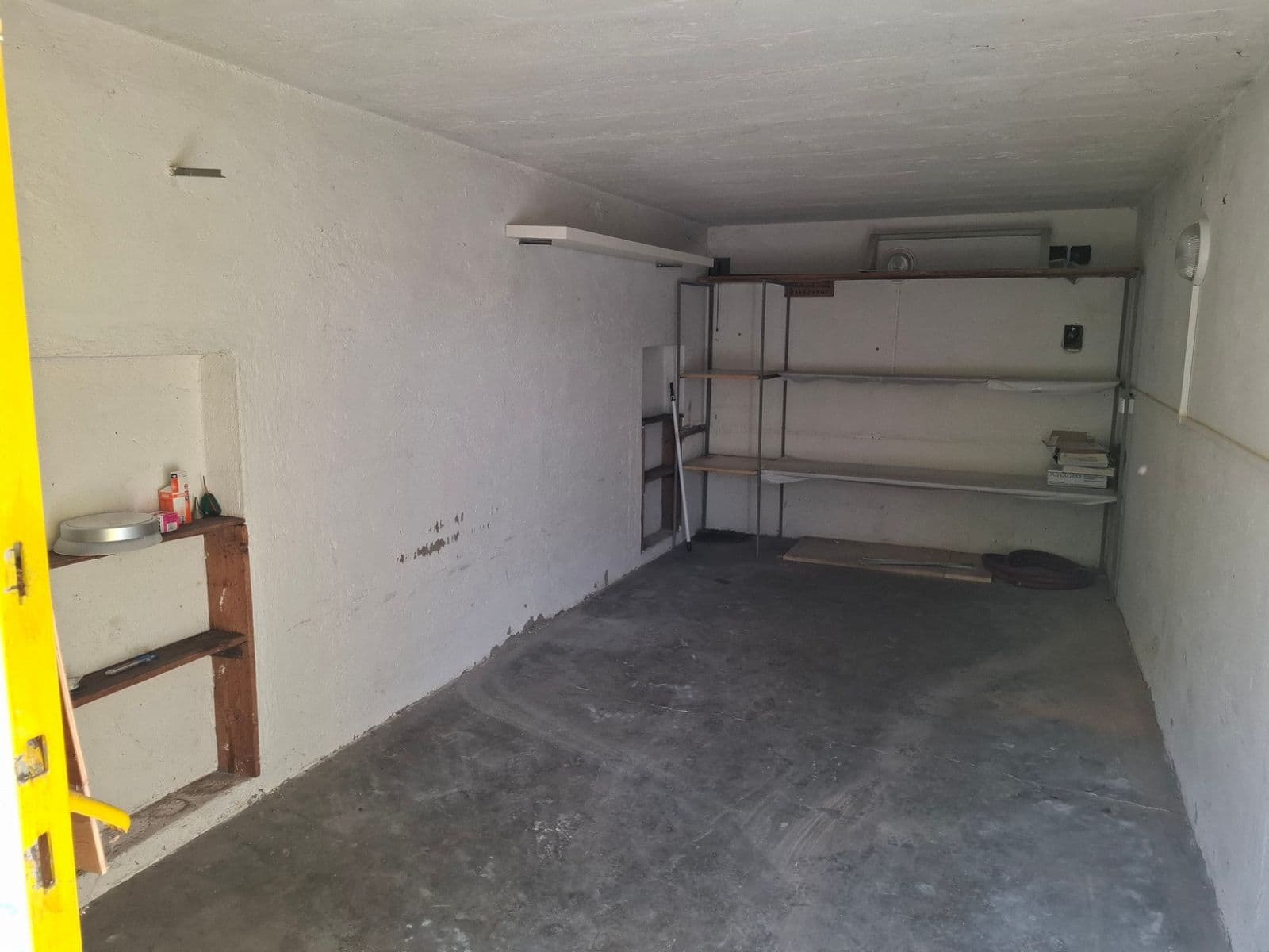 Pronájem garáže 16 m², Matzenauerova, Brno, Jihomoravský kraj Pronájem garáže 16 m², Matzenauerova, Brno, Jihomoravský kraj