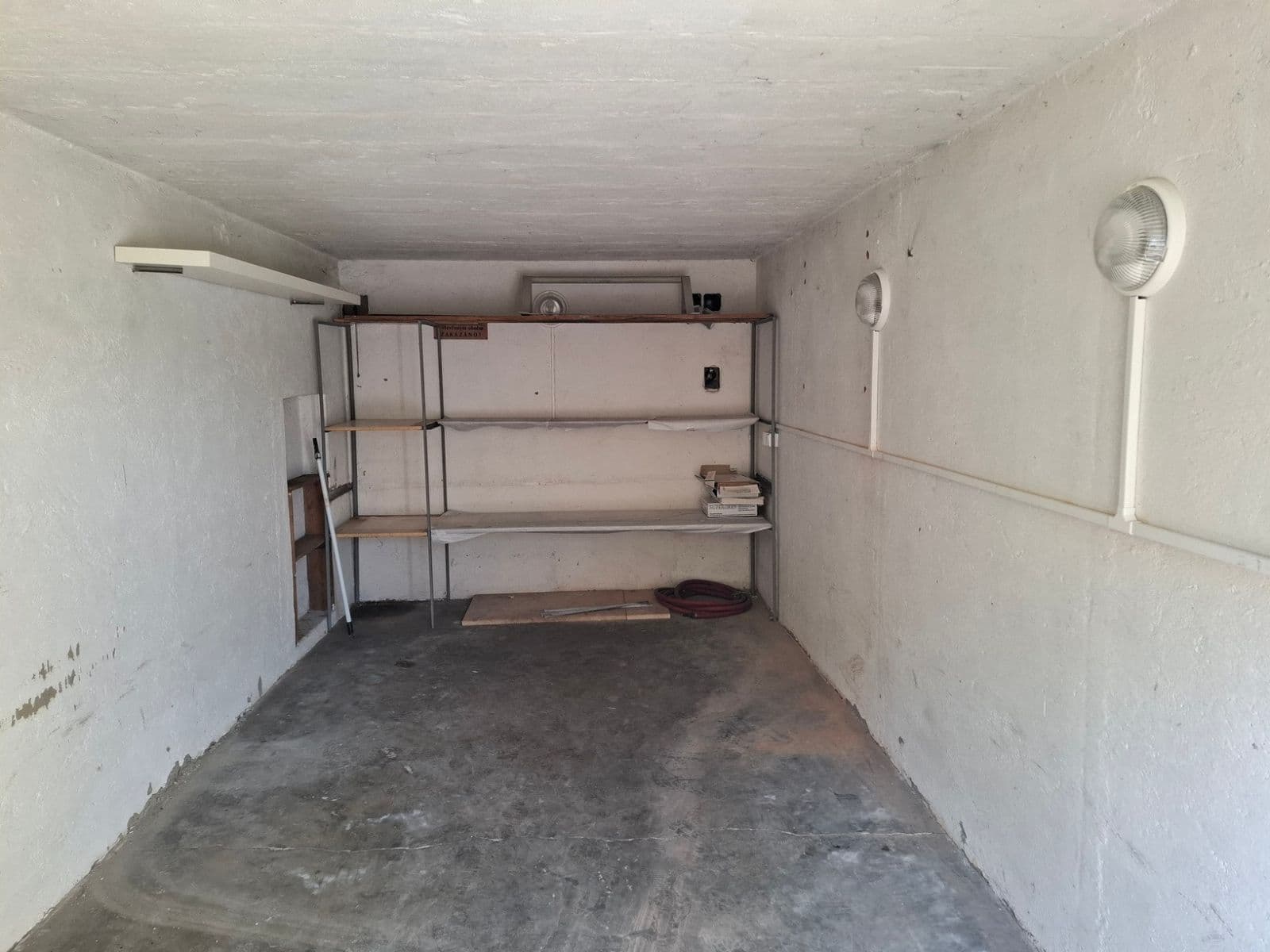 Pronájem garáže 16 m², Matzenauerova, Brno, Jihomoravský kraj Pronájem garáže 16 m², Matzenauerova, Brno, Jihomoravský kraj