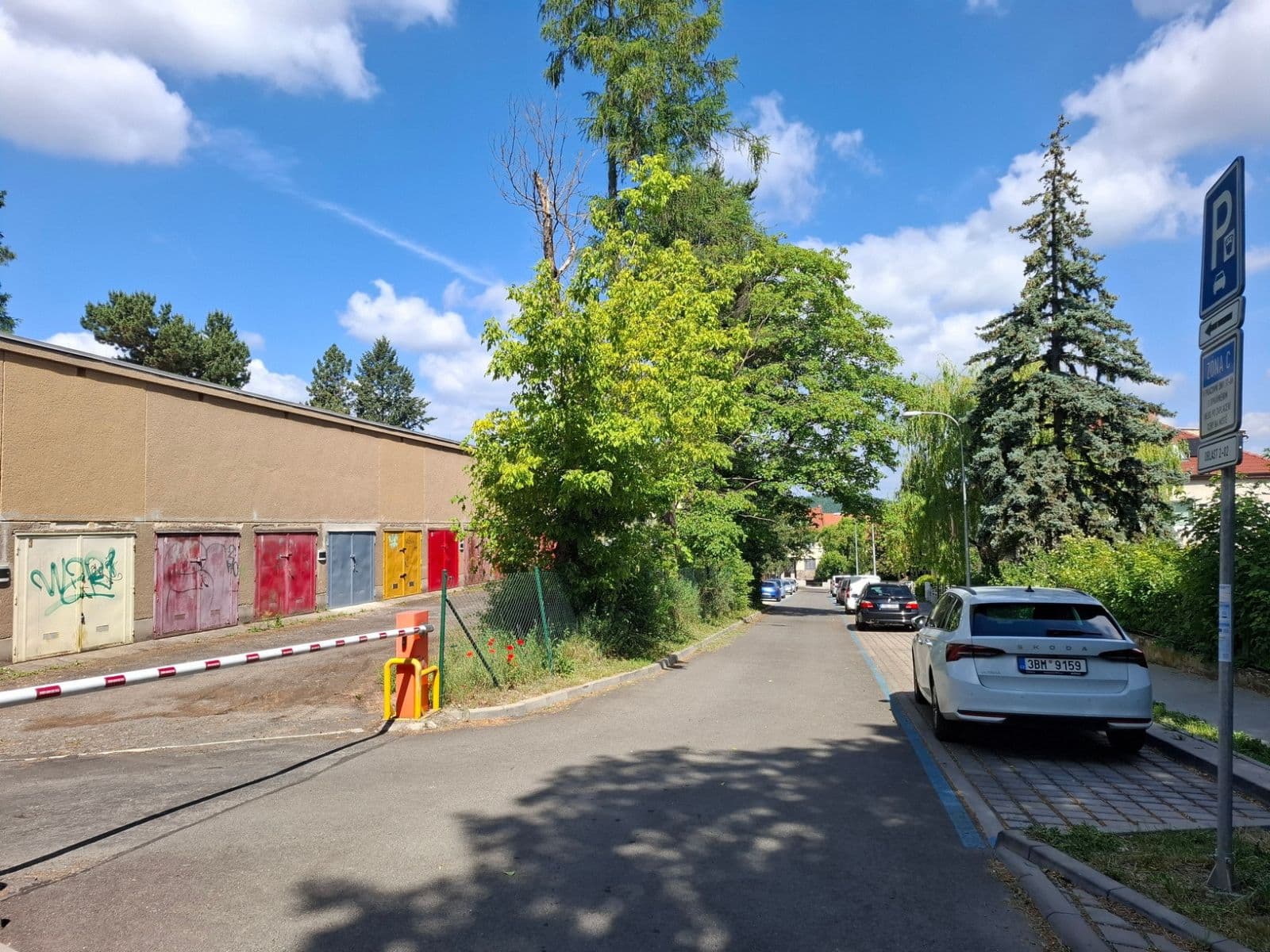 Pronájem garáže 16 m², Matzenauerova, Brno, Jihomoravský kraj Pronájem garáže 16 m², Matzenauerova, Brno, Jihomoravský kraj
