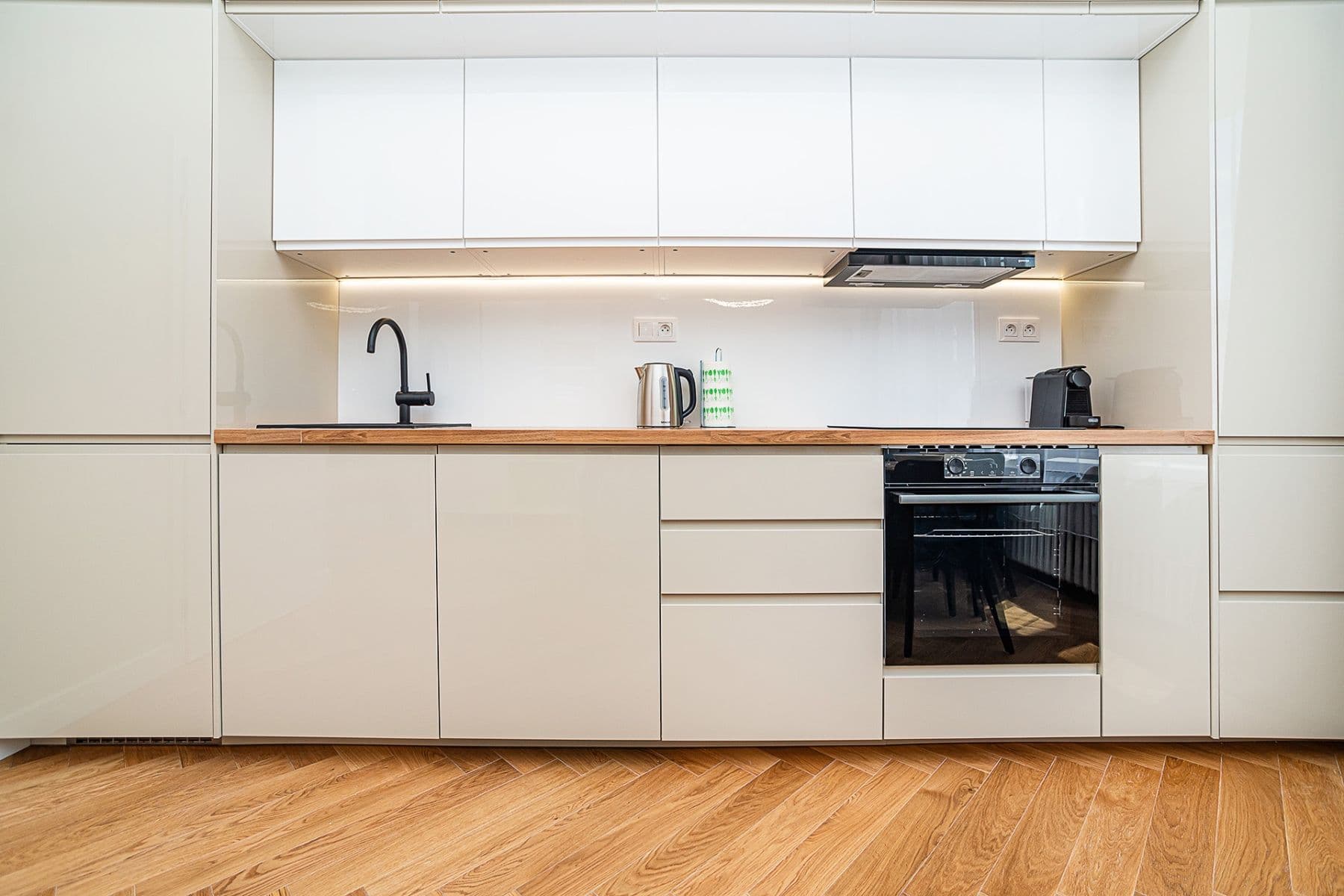 Prodej bytu 1+kk 35 m², Pobřežní, Praha, Praha Prodej bytu 1+kk 35 m², Pobřežní, Praha, Praha
