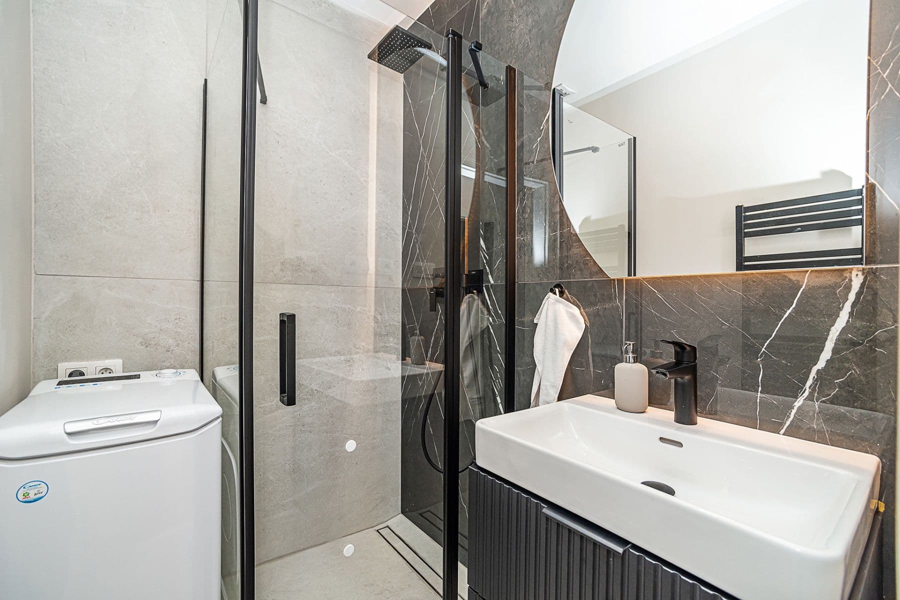 Prodej bytu 1+kk 35 m², Pobřežní, Praha, Praha Prodej bytu 1+kk 35 m², Pobřežní, Praha, Praha