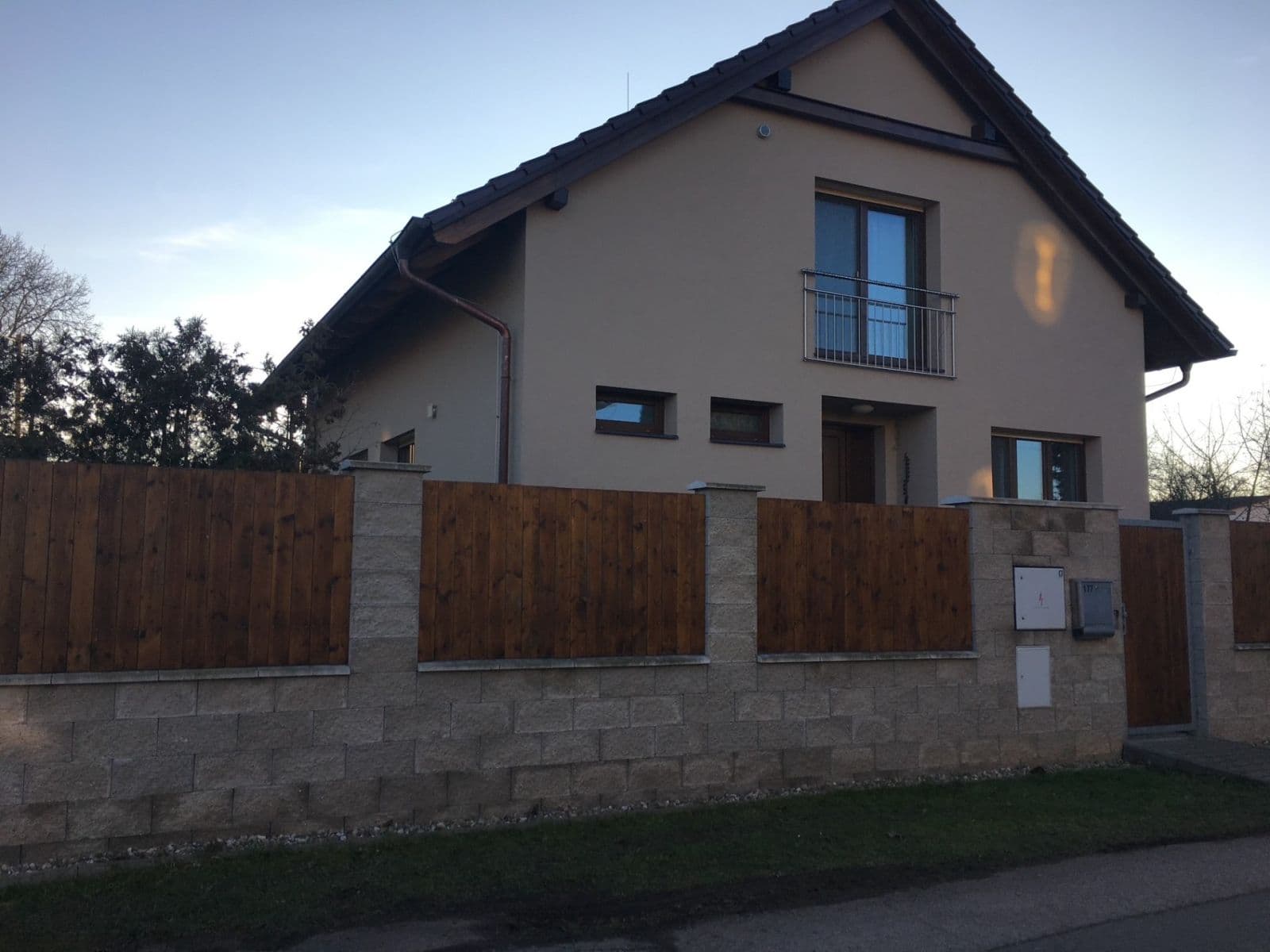 Prodej domu 176 m², pozemek 506 m², V Zátiší, Zdiby, Středočeský kraj Prodej domu 176 m², pozemek 506 m², V Zátiší, Zdiby, Středočeský kraj