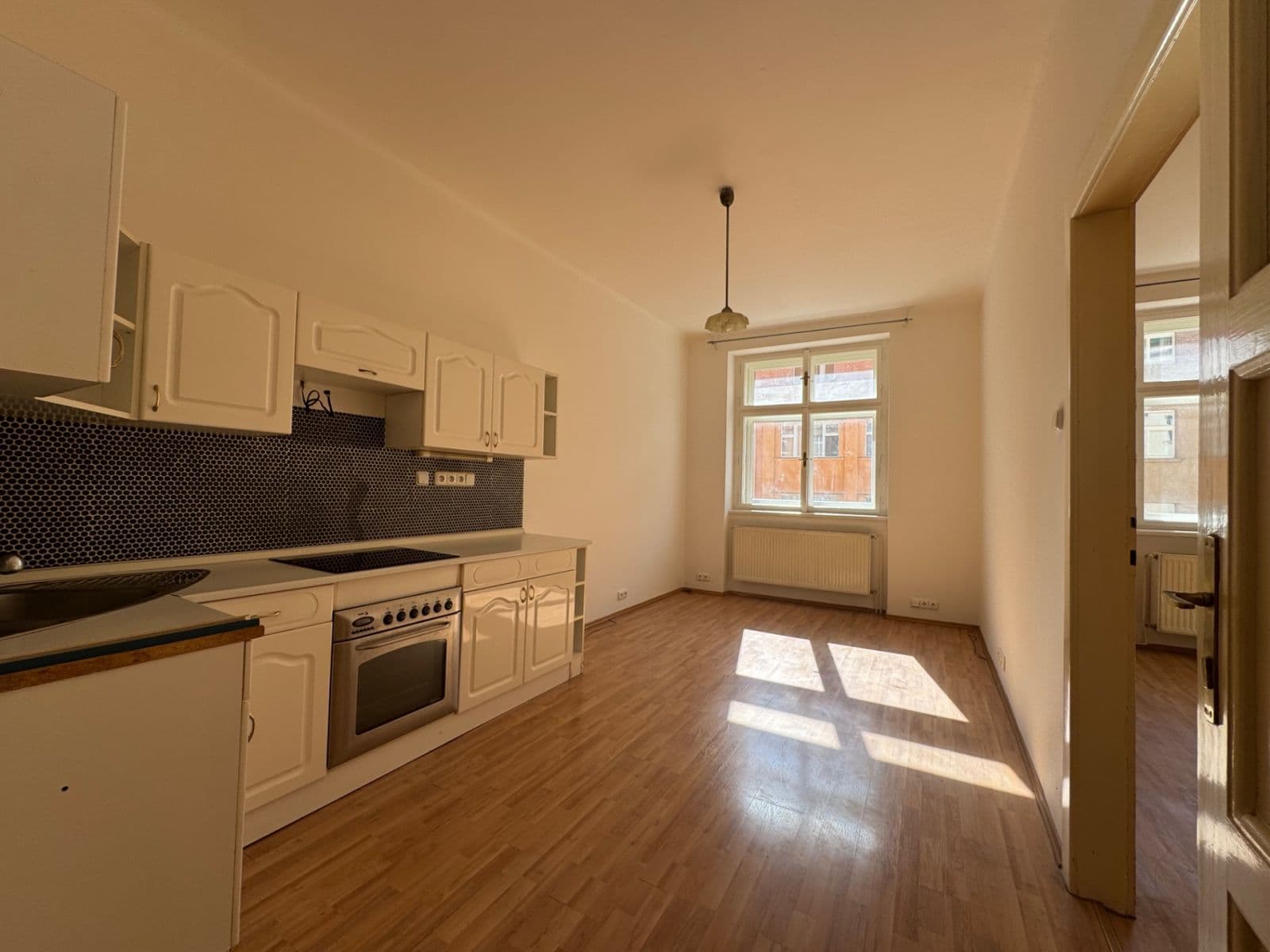 Pronájem bytu 1+1 46 m², Písecká, Praha, Praha Pronájem bytu 1+1 46 m², Písecká, Praha, Praha