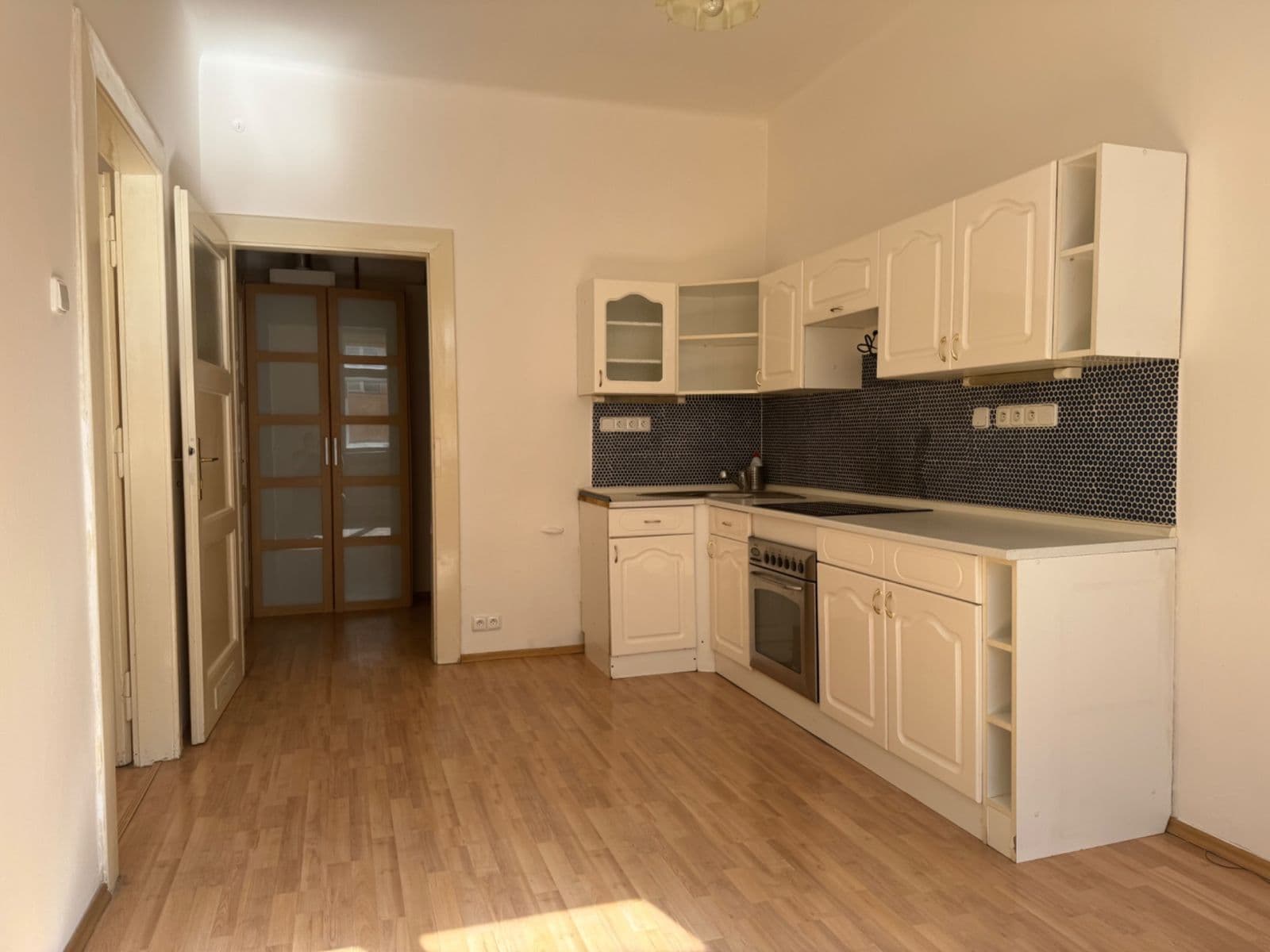 Pronájem bytu 1+1 46 m², Písecká, Praha, Praha Pronájem bytu 1+1 46 m², Písecká, Praha, Praha