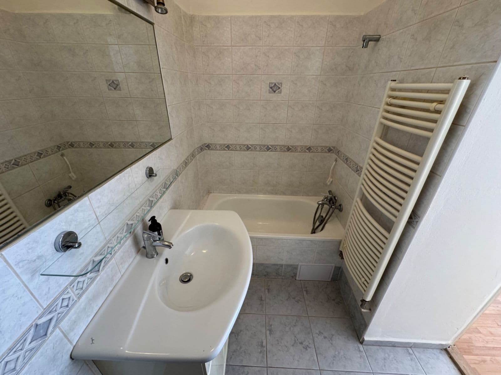 Pronájem bytu 1+1 46 m², Písecká, Praha, Praha Pronájem bytu 1+1 46 m², Písecká, Praha, Praha
