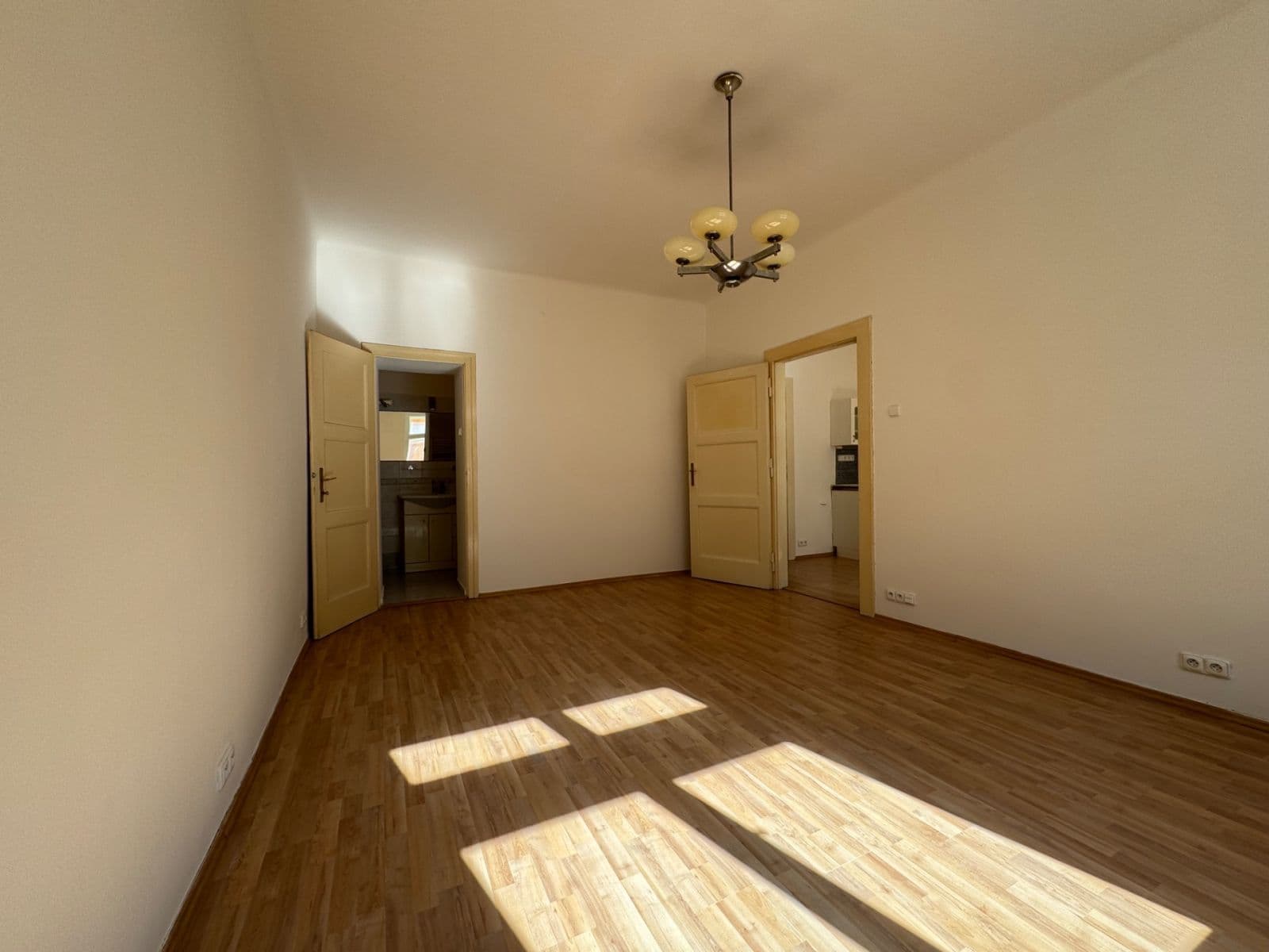 Pronájem bytu 1+1 46 m², Písecká, Praha, Praha Pronájem bytu 1+1 46 m², Písecká, Praha, Praha